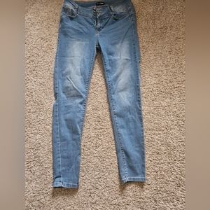 Fashion Nova FN size 11 stretch jeans, skinny light wash curvy